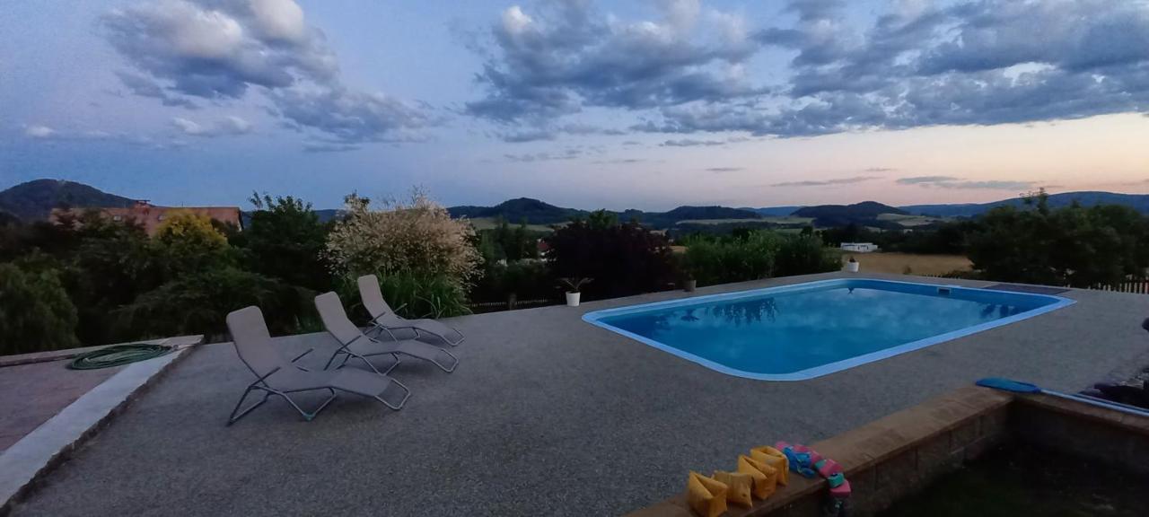 Vila Na Skalce Ceska Kamenice Exterior foto